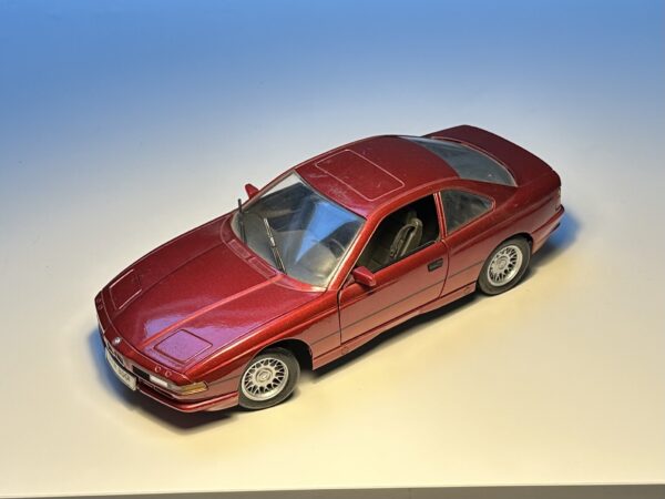 Maisto - BMW 850i - Schaal 1:18