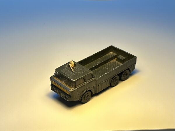 Matchbox Battle Kings - Artillery Truck - Schaal 1:50