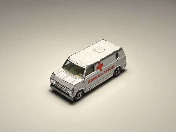 Yatming - Ambulance - Schaal 1:64