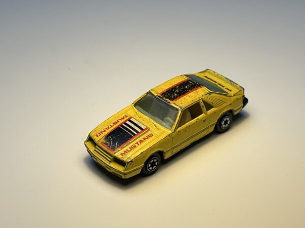 Yatming - Ford Mustang Pace Car - Schaal 1:64